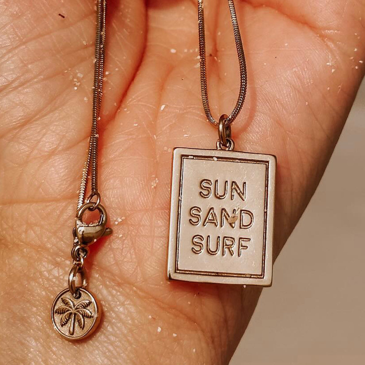 Island Palm Necklace