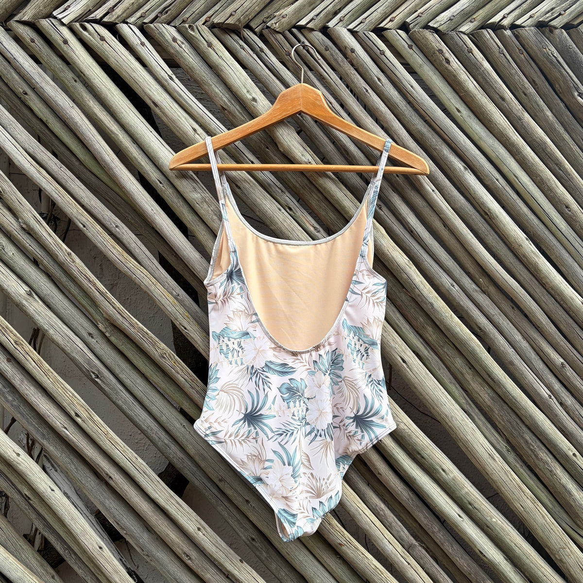 Hibiscus Low Back Strap